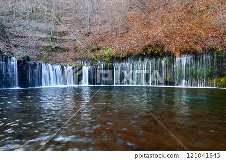 Beautiful Nagano, Shinshu (You'll lose track of time as you gaze upon the flowing water that has sprung from the rock face for ages.) Shiraito Falls, Karuizawa Beautiful Nagano, Shinshu (You'll lose track of time as you gaze upon the flowing water that has sprung from the rock face for ages.) Shiraito Falls, Karuizawa 121041843