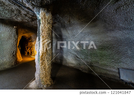 島根石見銀山、龍源寺麻布、礦井內 121041847