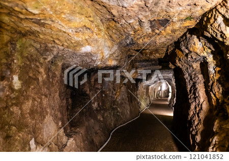 島根石見銀山、龍源寺麻布、礦井內 島根石見銀山、龍源寺麻布、礦井內 121041852