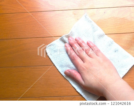 Right hand wiping with water 1 Right hand wiping with water 1 121042616