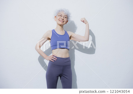 Senior women of sportswear 121043054