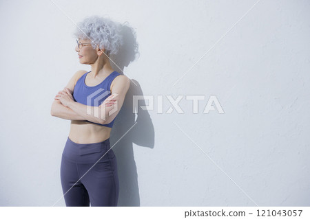 Senior women of sportswear 121043057
