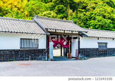 Shimane Iwami Ginzan Silver Mine: Former Daikansho Site 121043100