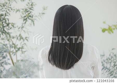 年輕女性的護髮形象 年輕女性的護髮形象 121043108