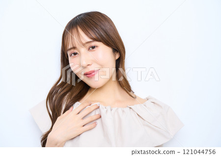 年輕女性的美麗 121044756