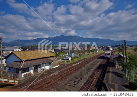 平成築豐鐵道中泉站的車站大樓現在是理髮店。 121048431