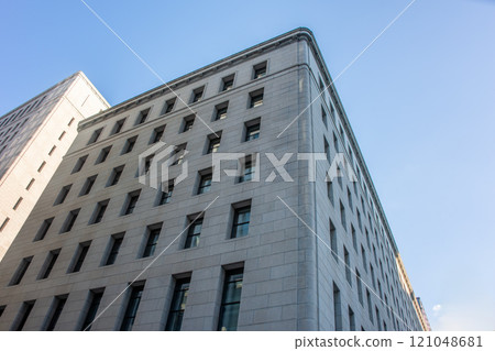 從下面看石頭風格的建築 121048681