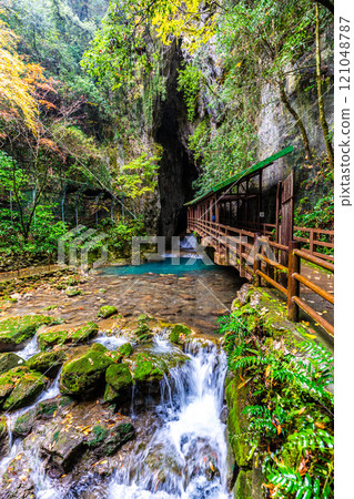 Akiyoshido Cave Main Entrance [Mine City, Yamaguchi Prefecture] 121048787