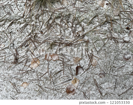 Fine snow texture on a flat surface 121053330