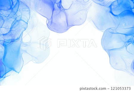 流動的水和冰的清爽背景,可用作化妝品和時尚的藍色酒精水墨藝術的背景。 流動的水和冰的清爽背景,可用作化妝品和時尚的藍色酒精水墨藝術的背景。 121053373