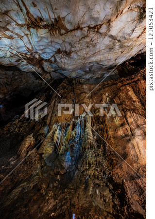 Akiyoshi Cave: Climbing the Jellyfish Waterfall [Mine City, Yamaguchi Prefecture] 121053421