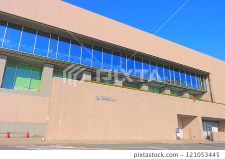 View of the Mie Prefectural Cultural Center in Tsu City, Mie Prefecture 121053445