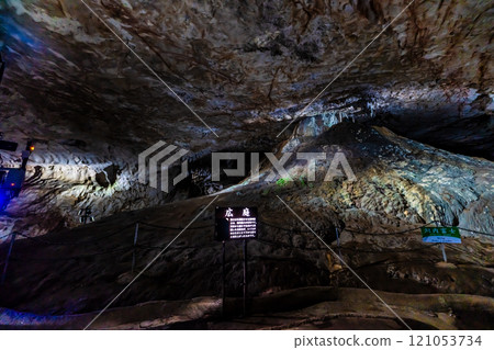 Akiyoshi Cave Hironiwa Fuji inside the cave [Mine City, Yamaguchi Prefecture] 121053734