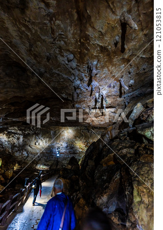 Akiyoshido Cave - Umbrellas galore [Mine City, Yamaguchi Prefecture] 121053815