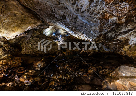 Akiyoshido Cave - Umbrellas galore [Mine City, Yamaguchi Prefecture] 121053818