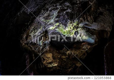 Akiyoshi Cave: Open Sky [Mine City, Yamaguchi Prefecture] 121053868