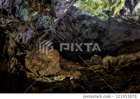 Akiyoshi Cave: Open Sky [Mine City, Yamaguchi Prefecture] 121053878