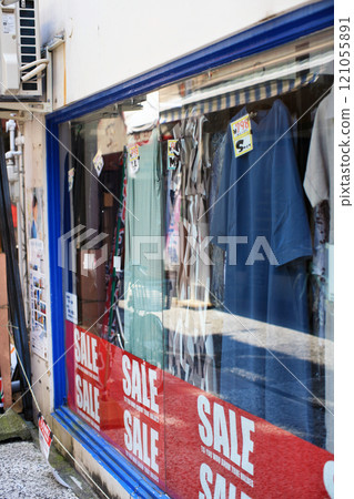 服飾店玻璃櫥窗 服飾店玻璃櫥窗 121055891