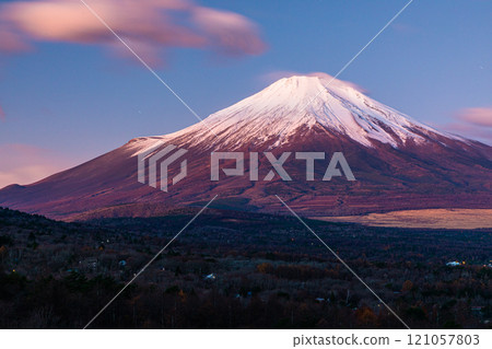[山梨縣_富士山_山中湖] 從全景平台看到正在下沉的獵戶座 121057803