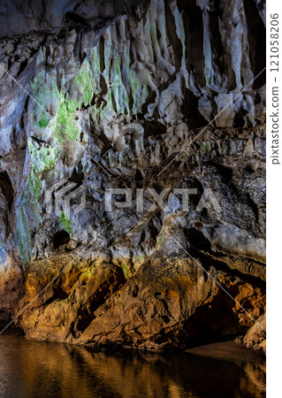 Akiyoshi Cave Nagabuchi [Mine City, Yamaguchi Prefecture] 121058206