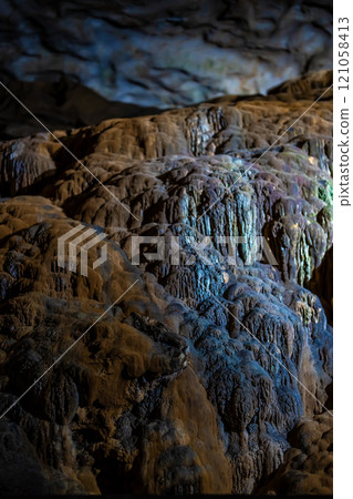 Akiyoshido Cave Mount Horai [Mine City, Yamaguchi Prefecture] 121058413
