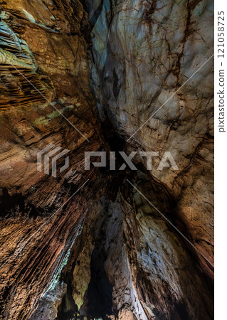 Akiyoshi Cave: Dragon's Hole [Mine City, Yamaguchi Prefecture] 121058725