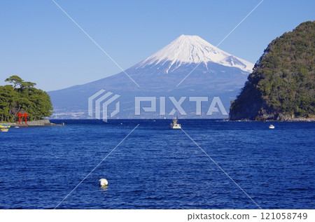 Fuji in winter as seen from Toda Port in Nishiizu Fuji in winter as seen from Toda Port in Nishiizu 121058749