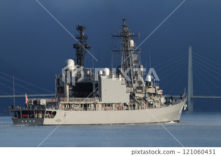 The back view of the Asagiri destroyer sailing in the morning light 121060431