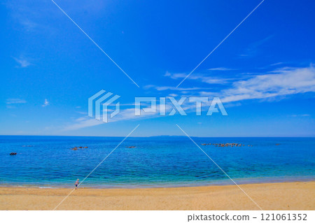 Clear blue sea and sandy beach 121061352