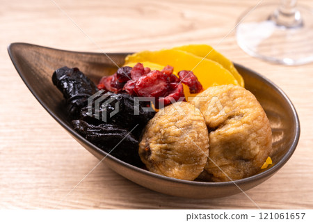 Dried fruit mix (a snack that goes well with red wine) 121061657