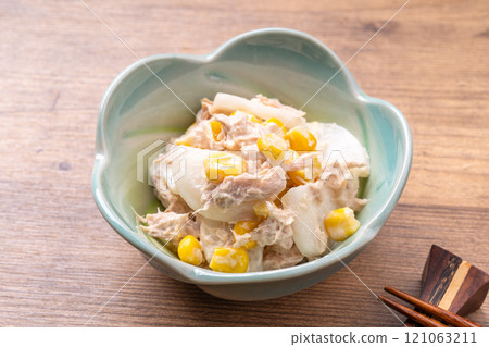 Turnip and tuna with mayonnaise Turnip and tuna with mayonnaise 121063211