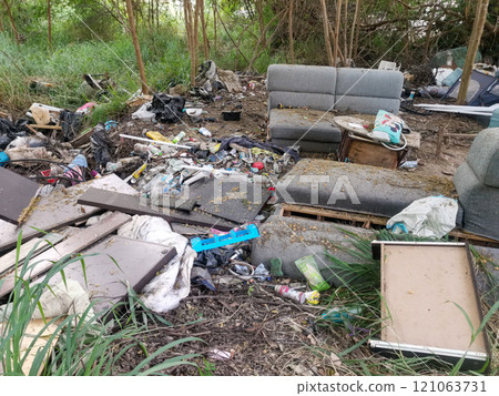 Pile of trash 121063731