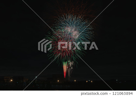 A view of large fireworks blooming in the night sky at the Tokoname Pottery Festival Fireworks Display (Aichi Prefecture) 121063894