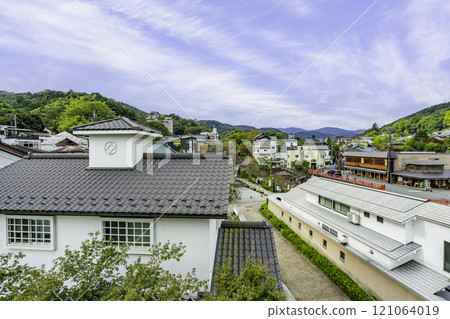 Izu Shuzenji: View of the hot spring town from Gokuro, Izu City, Shizuoka Prefecture 121064019