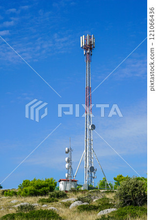 Cellular network antenna, base station or base transceiver station, wireless communication antenna 121066436
