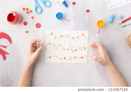 Garland painted with ear sticks kids paper craft ideas for kindergarten Christmas time Garland painted with ear sticks kids paper craft ideas for kindergarten Christmas time 121067105