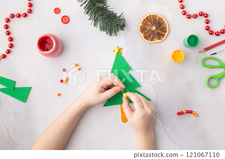 Paper Christmas tree with colourful beads kids paper craft ideas for kindergarten Paper Christmas tree with colourful beads kids paper craft ideas for kindergarten 121067110