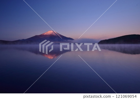 Lake Yamanaka and Mt. Fuji at dawn Lake Yamanaka and Mt. Fuji at dawn 121069054