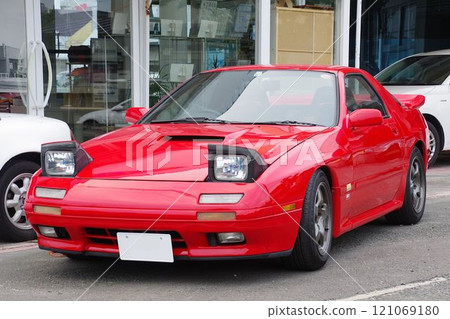 Car image: Mazda Savanna RX-7 Car image: Mazda Savanna RX-7 121069180