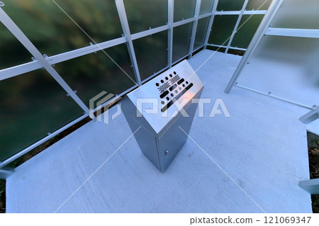 Public smoking area 121069347