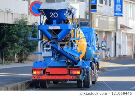 Agitator truck (concrete mixer truck) Agitator truck (concrete mixer truck) 121069446