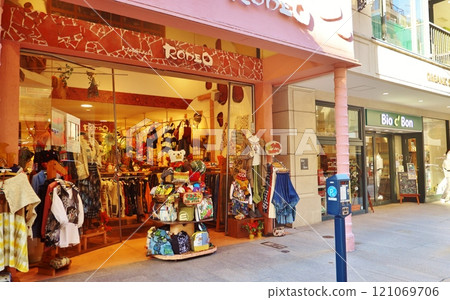 Yokohama Motomachi Shopping Street Yokohama Motomachi Shopping Street 121069706