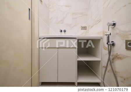 Explore Modern Bathroom Design with Elegant Features and Stylish Contemporary Elements Explore Modern Bathroom Design with Elegant Features and Stylish Contemporary Elements 121070179