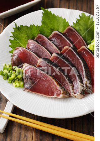 Seared bonito Seared bonito 121071567