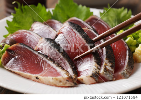 Seared bonito Seared bonito 121071584
