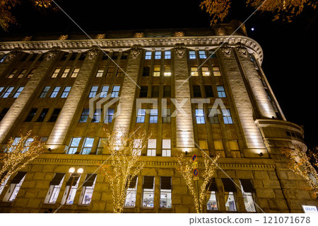 This photo was taken in the former foreign settlement of Motomachi, Kobe in December, when the city of Kobe sparkles with illuminations. 121071678