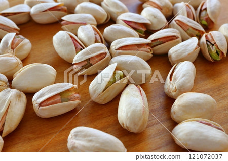 Unglazed shelled pistachios Unglazed shelled pistachios 121072037