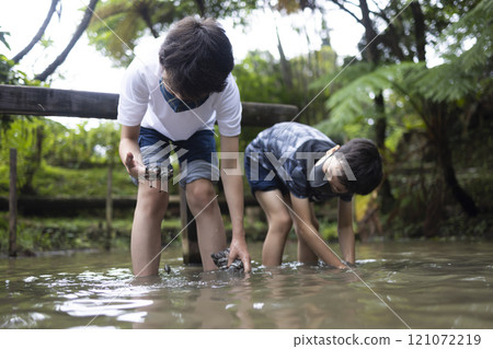 Mud dyeing experience on Amami Oshima 121072219