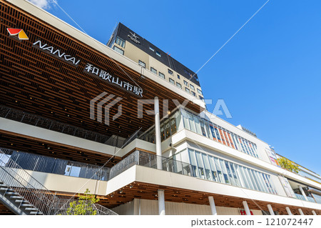 Wakayama City, Wakayama Prefecture: Nankai Electric Railway Wakayamashi Station on a clear day 121072447