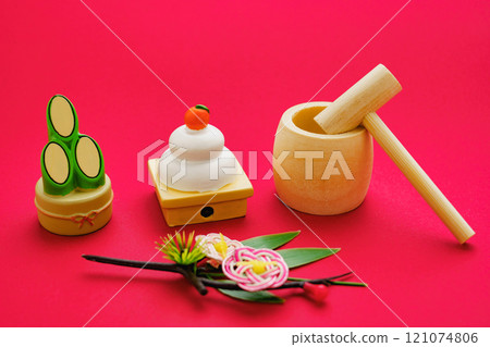 Japanese New Year's images | Kagami mochi, kadomatsu, mochi pounding Japanese New Year's images | Kagami mochi, kadomatsu, mochi pounding 121074806